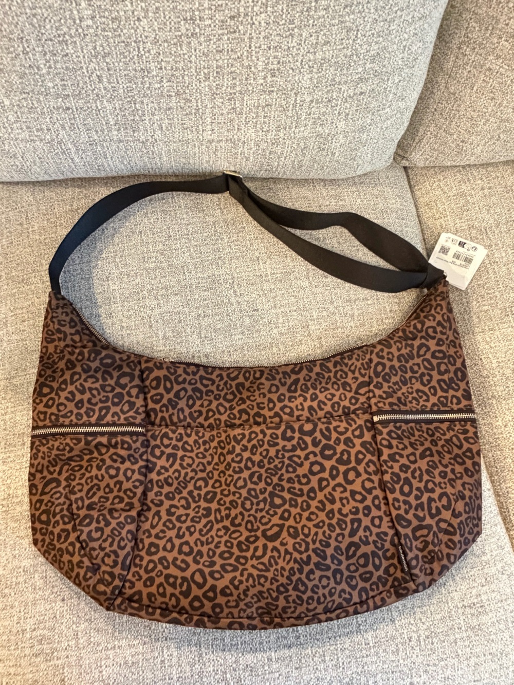 Lululemon Large Slouchy Sling Bag 13L
Metal Hardware leopard print NWT - Picture 10 of 14